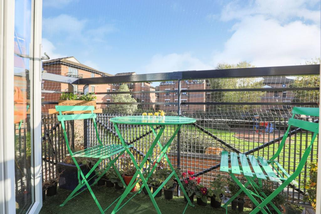 Additional image 6 of 2 Bed Flat, Sunningdale Close, SE16, N1 7GU