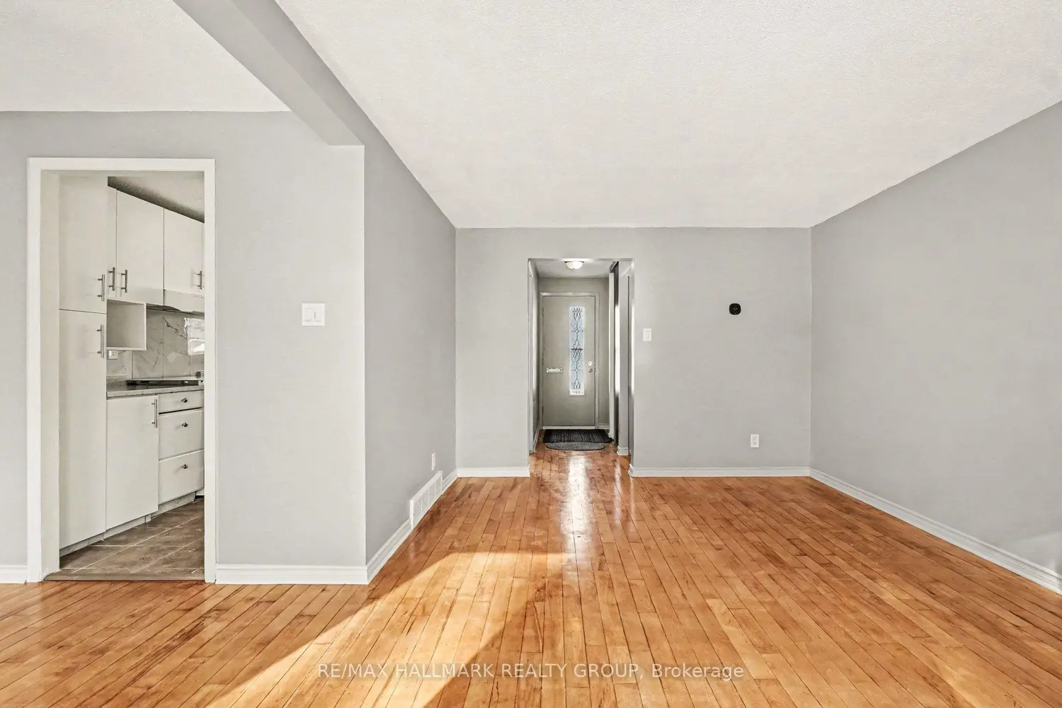 Additional image 7 of 7846 Jeanne D'arc Boulevard 55