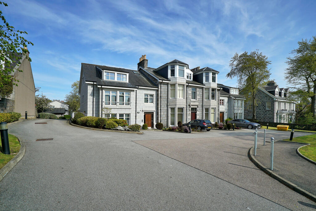 Polmuir Road, Aberdeen, AB11