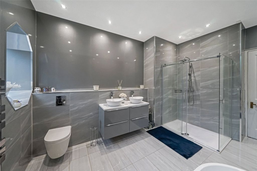 Additional image 13 of 6 bed detached house for salePark Avenue, Tillicoultry, Clackmannanshire FK13