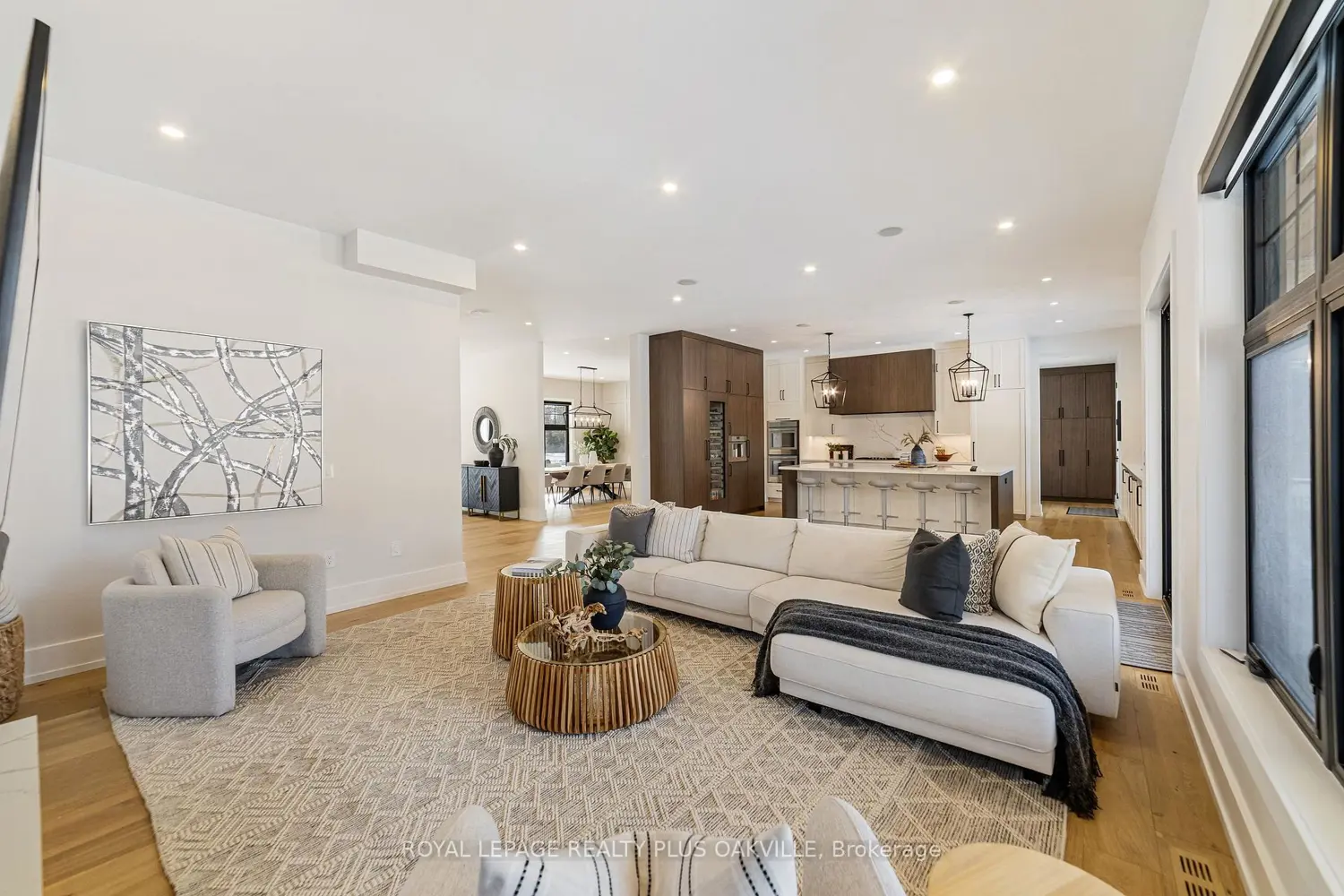 2057 Salvator Boulevard photo 3