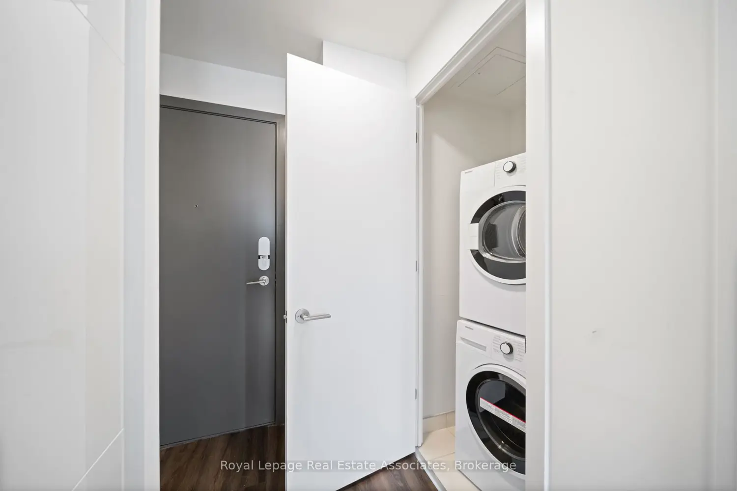 Additional image 9 of 9 Tecumseth Street 422