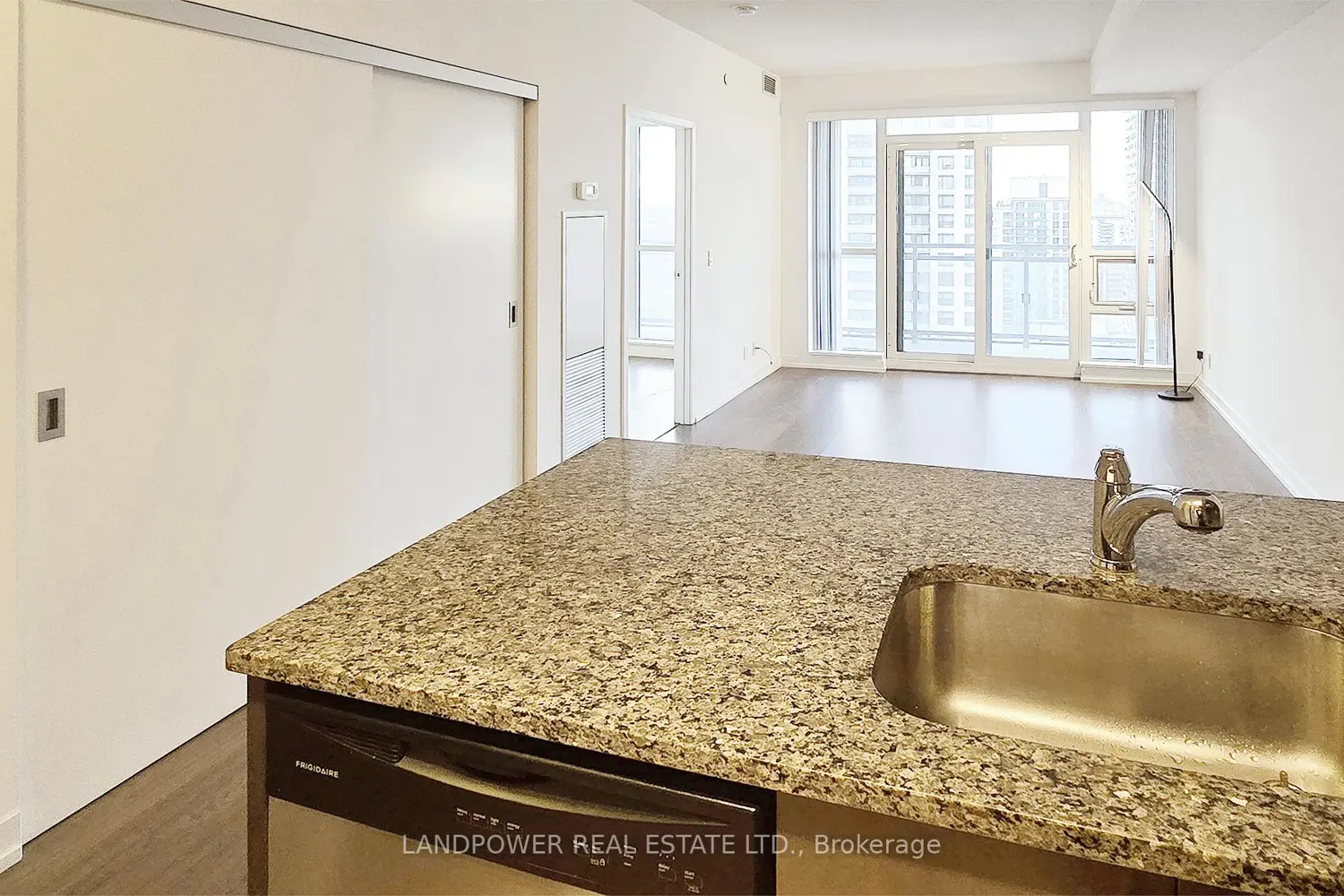 Additional image 8 of 89 Dunfield Avenue 2504