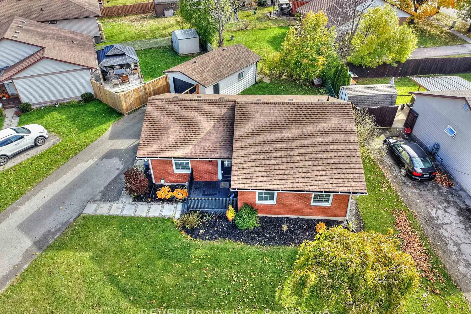 Additional image 2 of 11 Newleaf Crescent