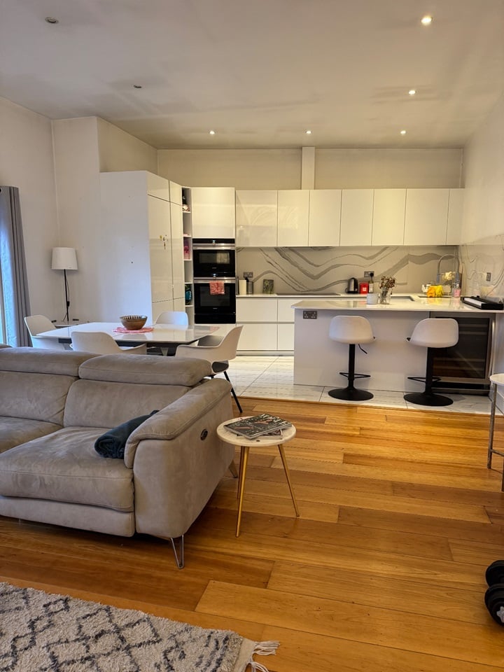 Additional image 3 of 2 Bed Flat, Battersea Bridge Rd, SW11, N1 7GU