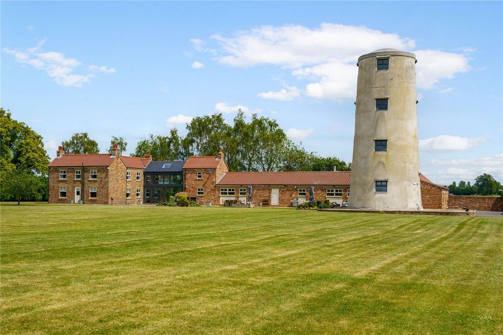 6 bed detached house for saleNewmill Farm, Mill Lane, Seaton Ross, York YO42