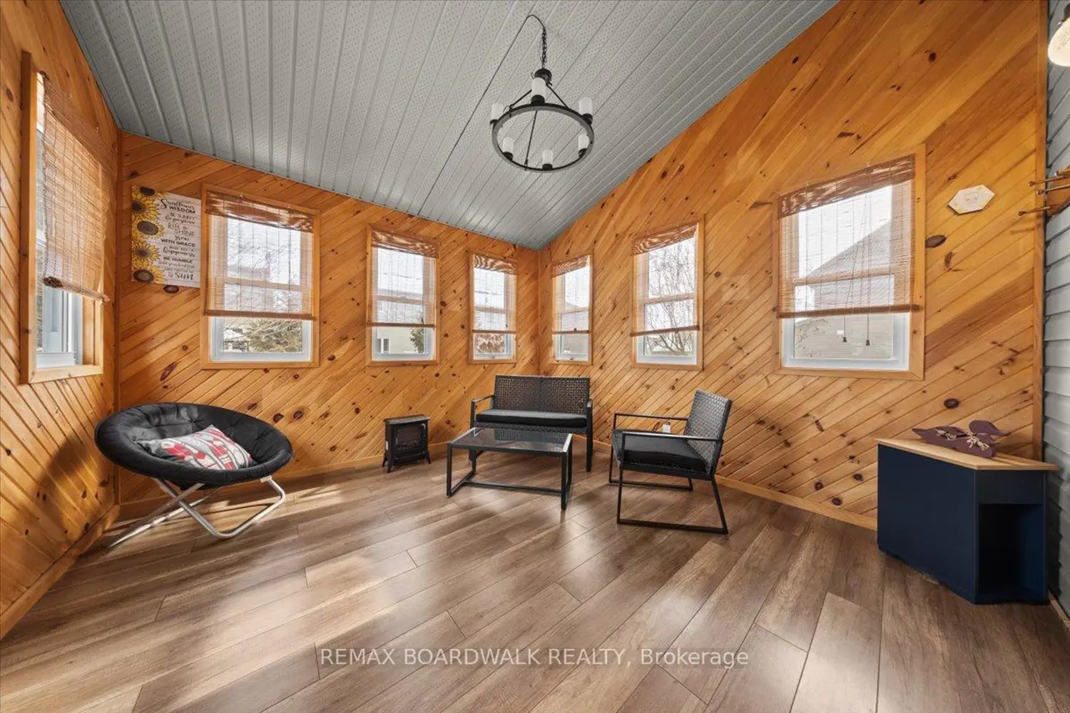 108 Jade Street photo 5