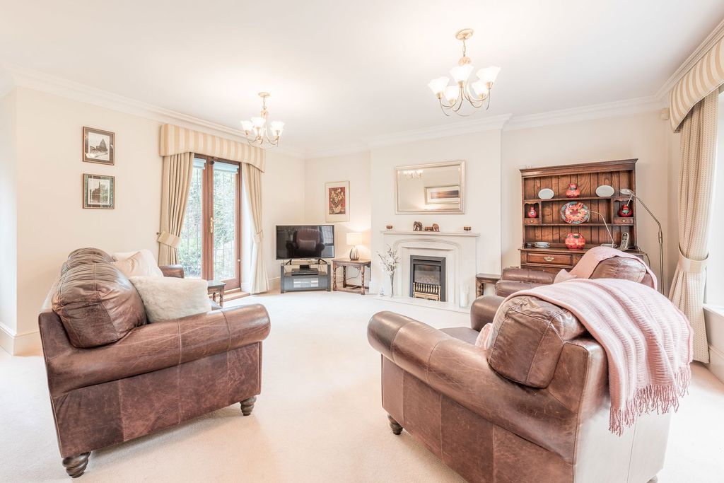 Additional image 3 of 2 bed flat for saleSt. Johns Hill, Shenstone, Lichfield WS14