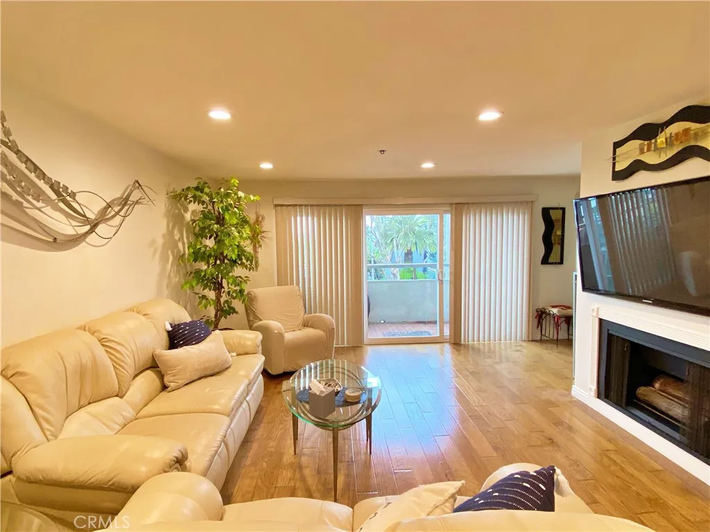 Additional image 31 of 230 S Catalina Avenue Unit 107, Redondo Beach, CA 90277