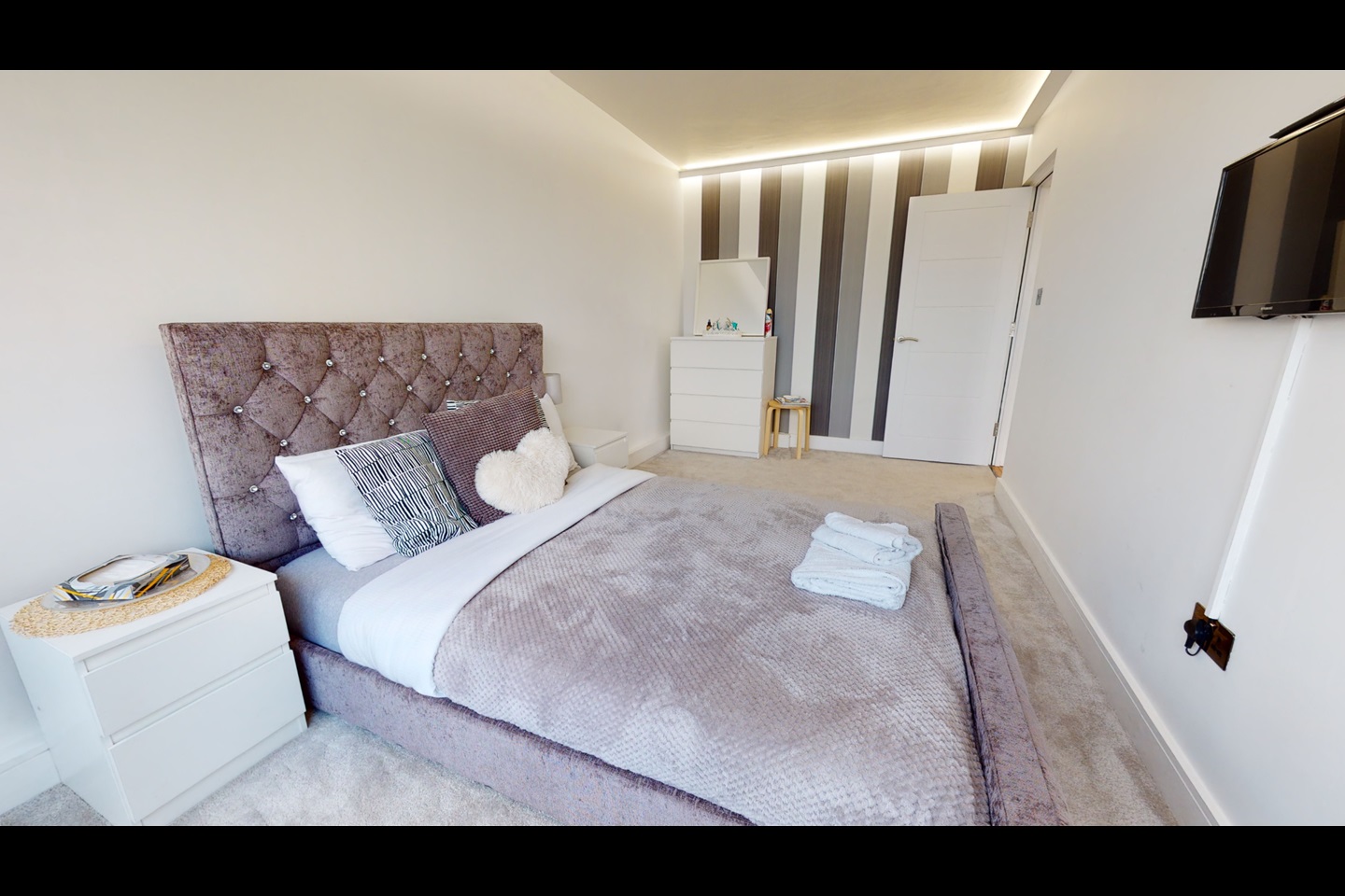 Additional image 6 of 3 Bed Flat, Penge House, SW11, N1 7GU