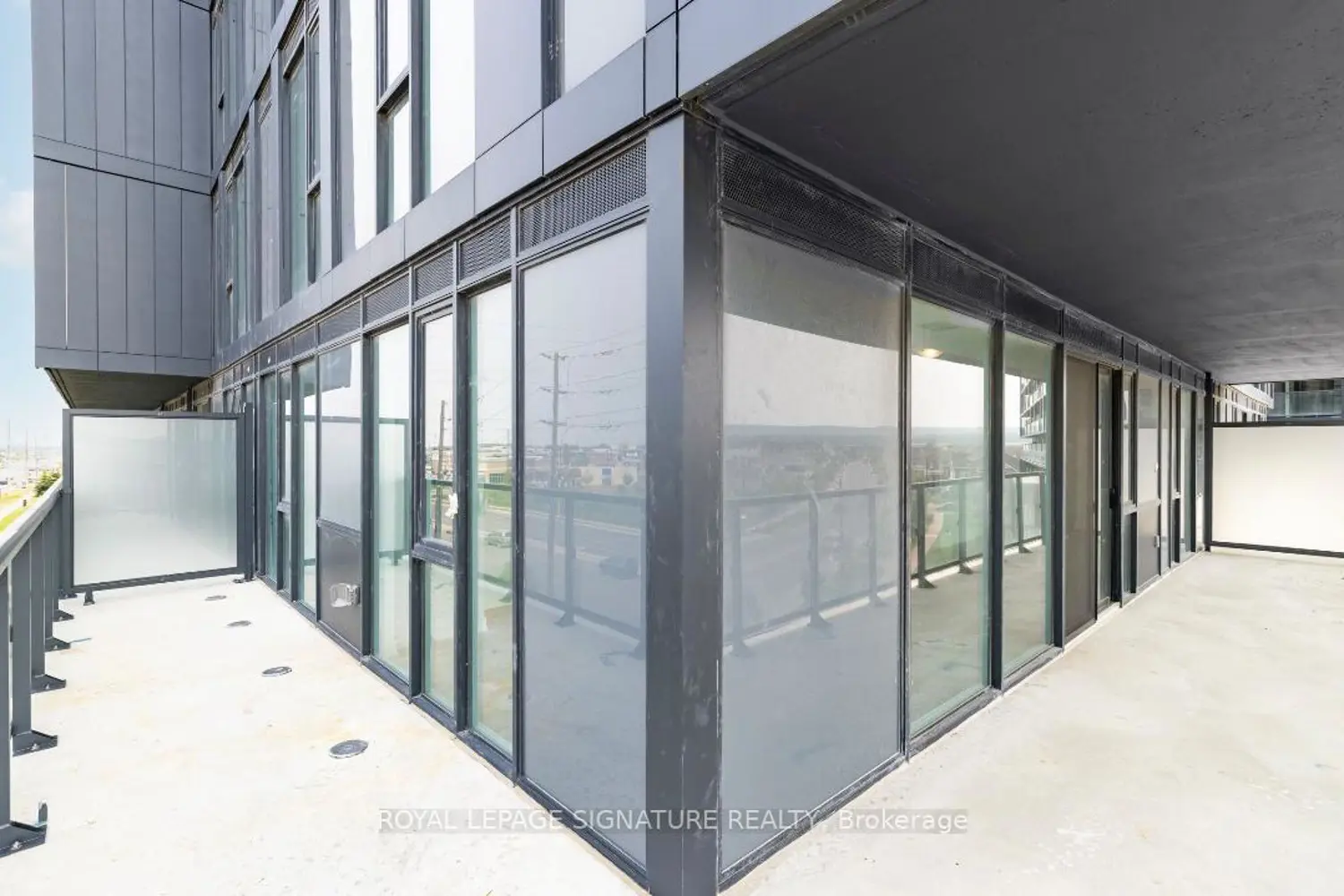 Additional image 20 of 3200 Dakota Common B404