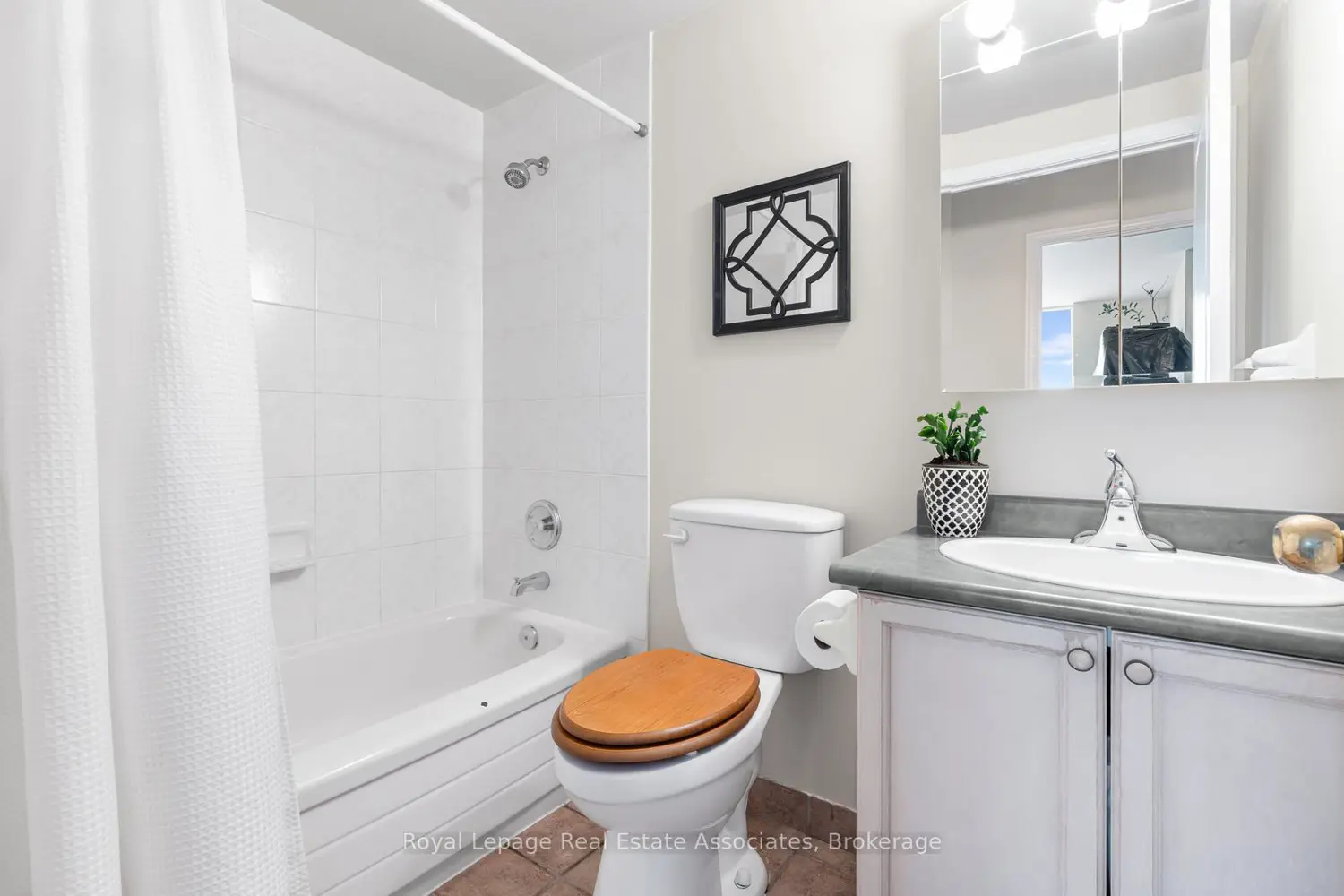 Additional image 14 of 2565 Erin Centre Boulevard Ph7