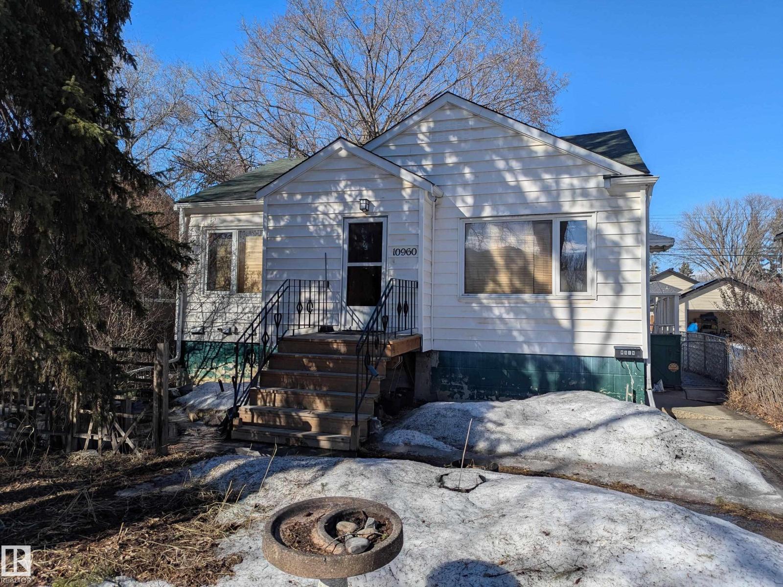 10960 74 Avenue NW, Edmonton, AB, T6G0E6