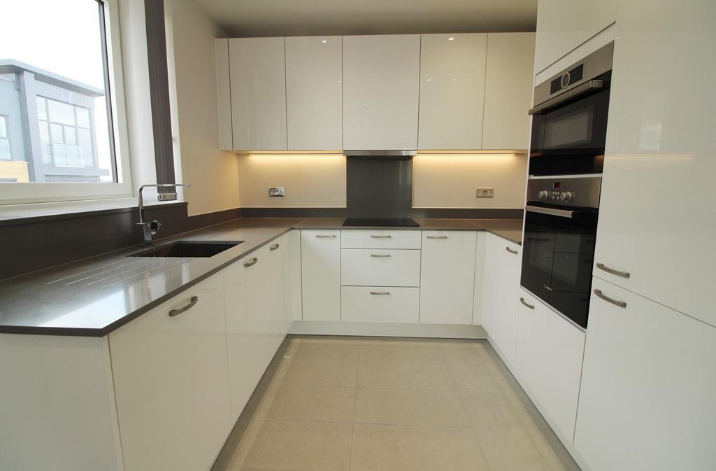 Additional image 12 of 52 bed block of flats for salePadworth Avenue, Reading RG2