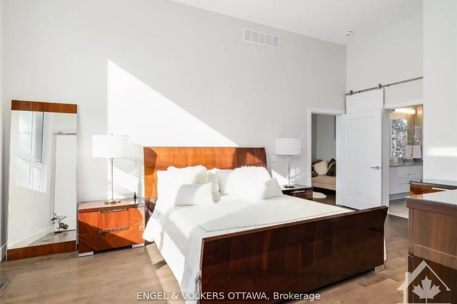 Additional image 14 of 615 Island Park Crescent