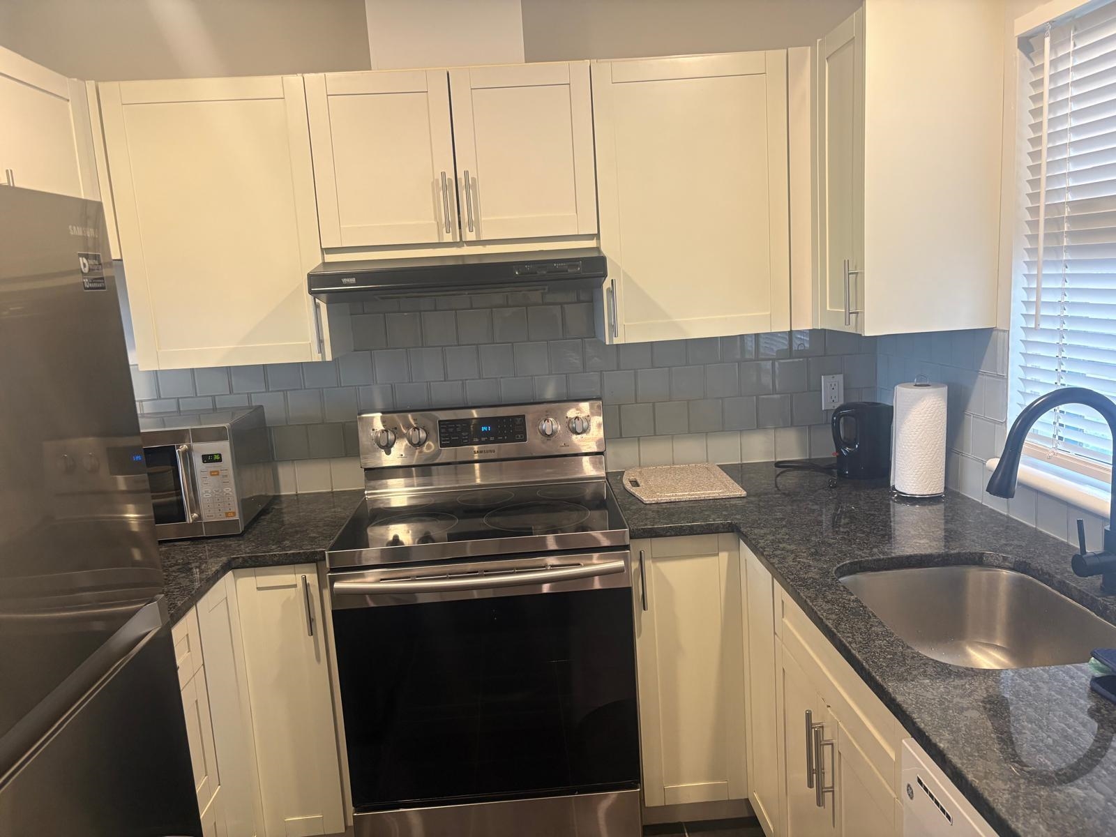 Additional image 5 of 809-555 Abbott Street, Vancouver, BC, V6B 6B9