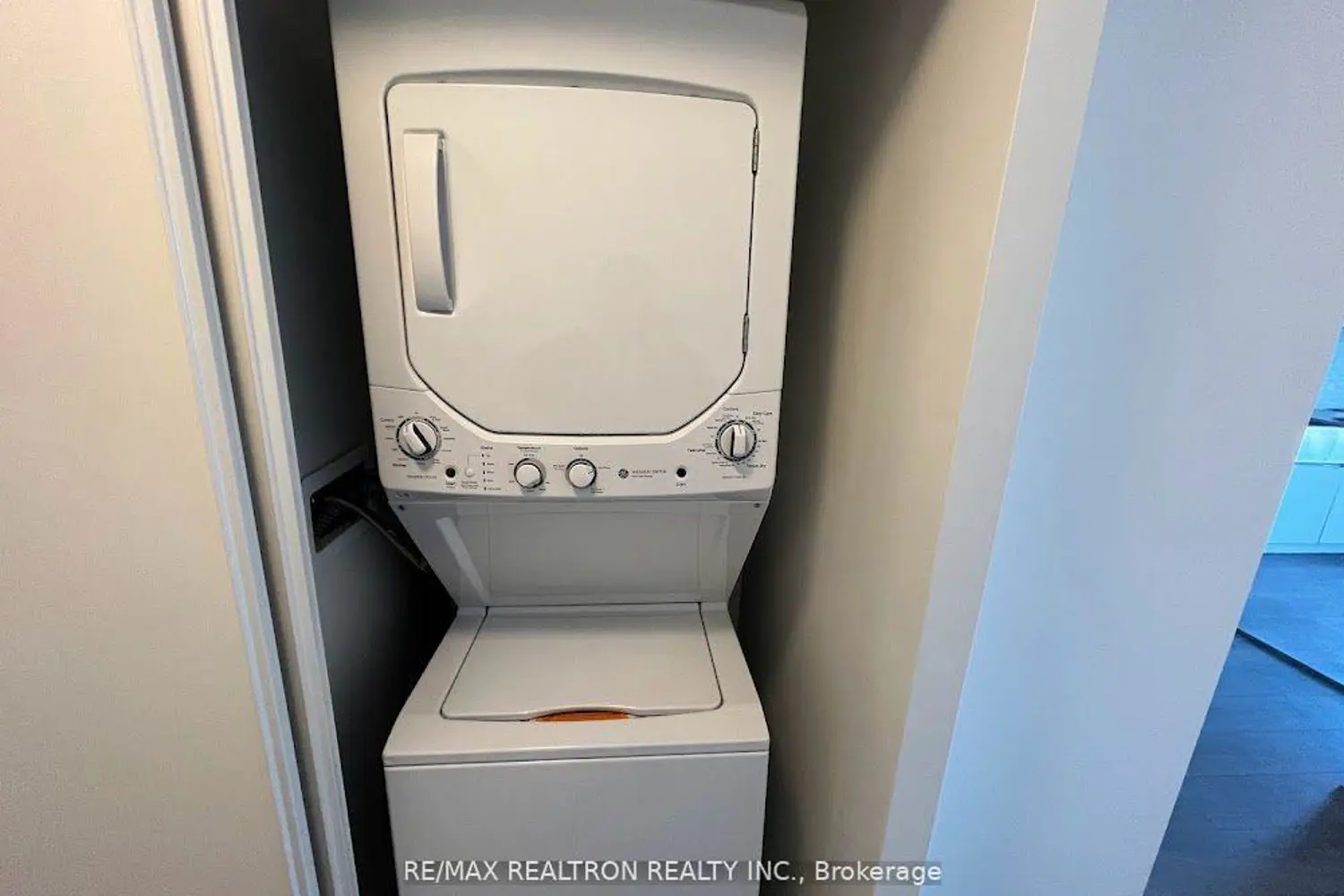 Additional image 15 of 270 Dufferin Street 619