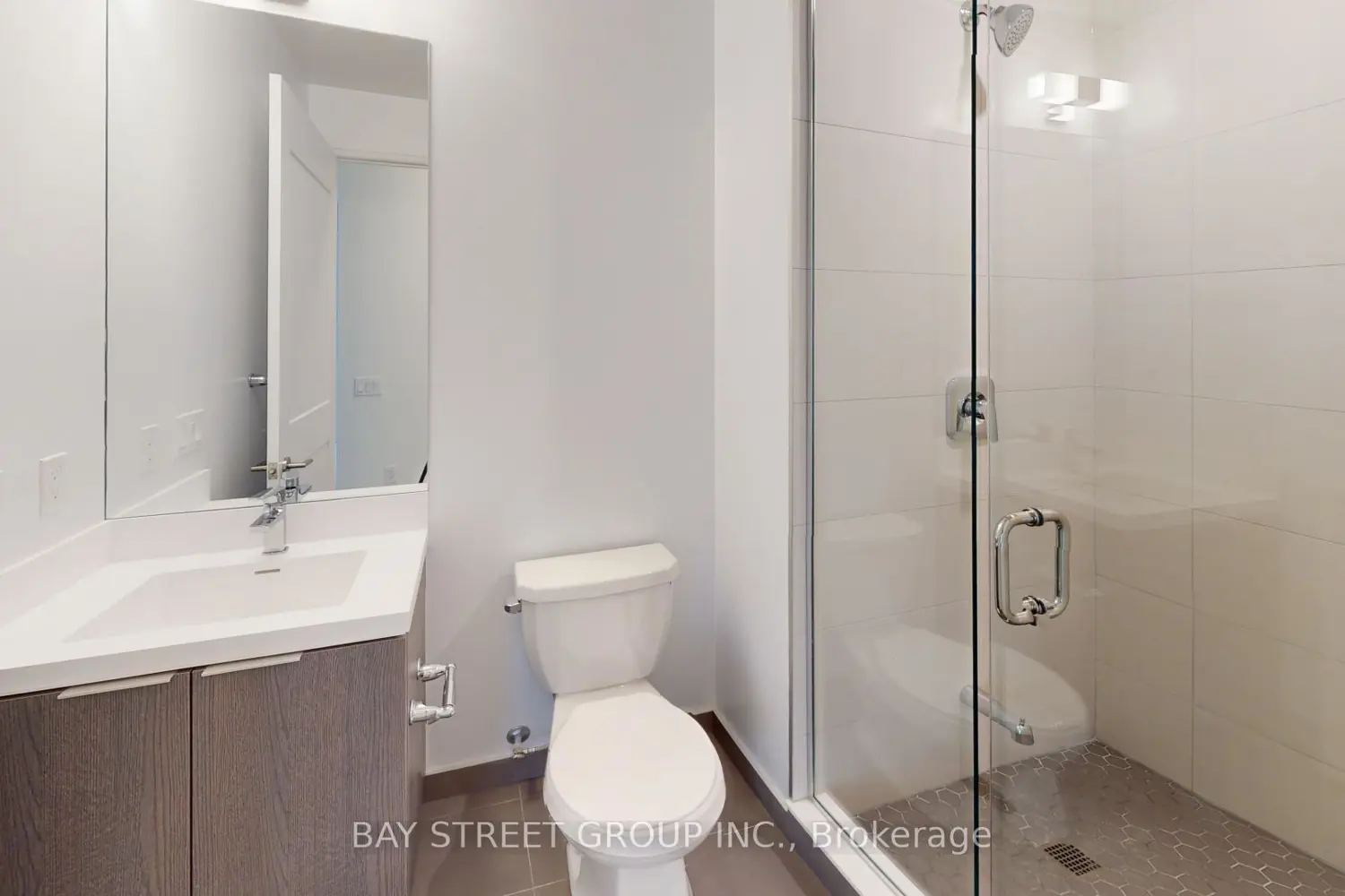 Additional image 15 of 50 Dunfield Avenue 817