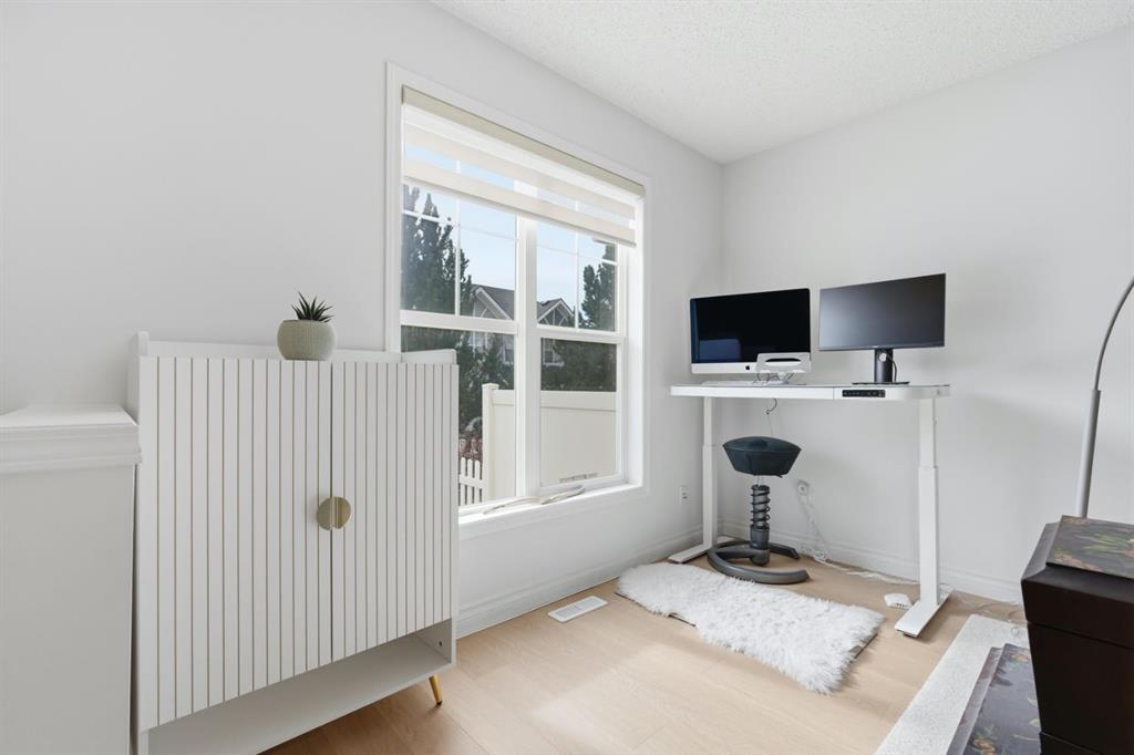 Additional image 5 of 213 Toscana Gardens NW, Calgary, AB, T3L 3C3