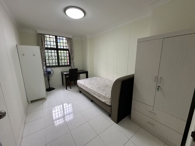 Additional image 2 of 340B Sembawang Close
