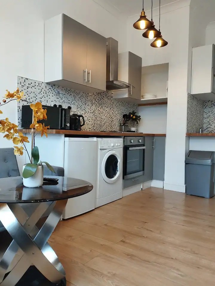 1 Bed Flat, Cemetery Rd, LS11, N1 7GU