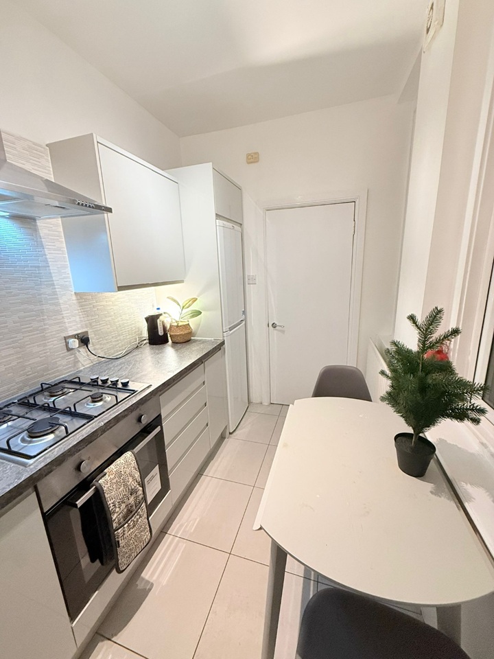 Additional image 6 of Room in a Shared Flat, Whitechapel Road, E1, N1 7GU