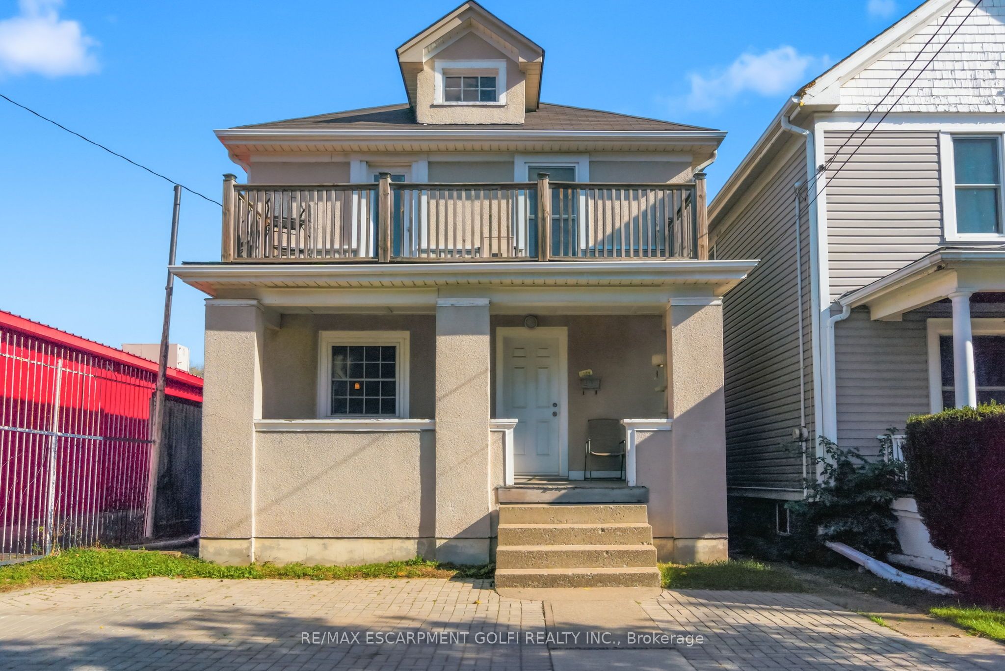 132 1/2 Lake Street, St. Catharines, ON, L2R 5Y1
