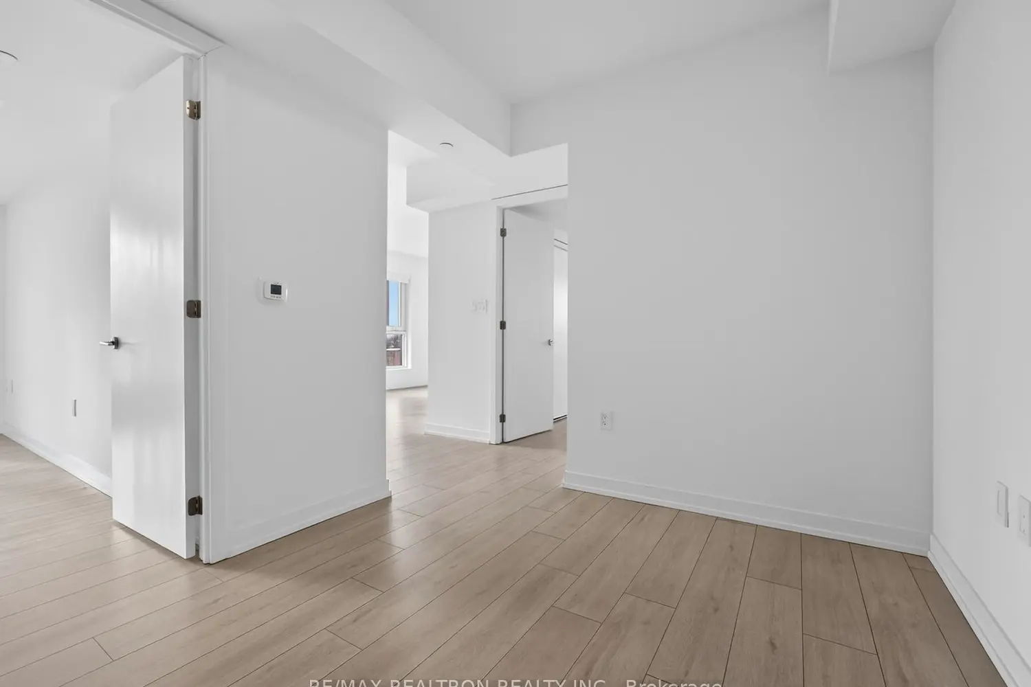 Additional image 3 of 556 Marlee Avenue 407
