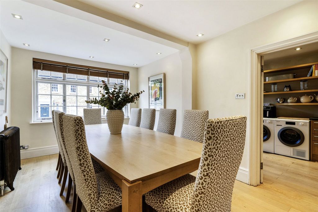 Additional image 11 of 6 bed detached house for saleFishery Road, Bray, Berkshire SL6