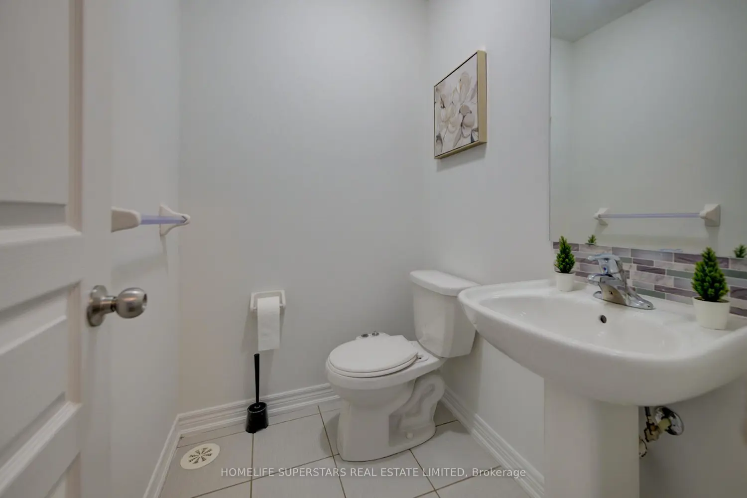 Additional image 11 of 9 Aspen Hills Road 40