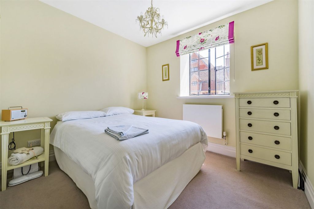 Additional image 9 of 2 bed flat for saleKings Drive, Midhurst GU29