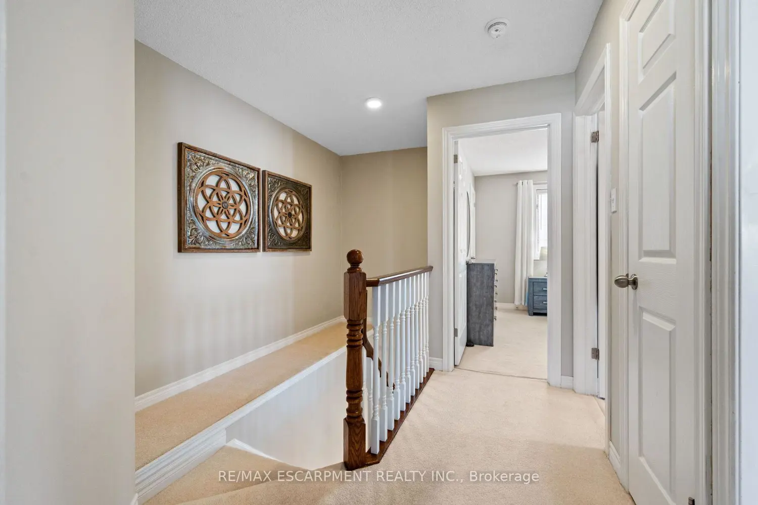 39 Colonial Crescent photo 4