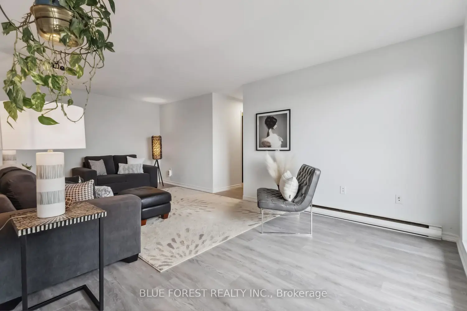 1100 Jalna Boulevard 501 photo 3