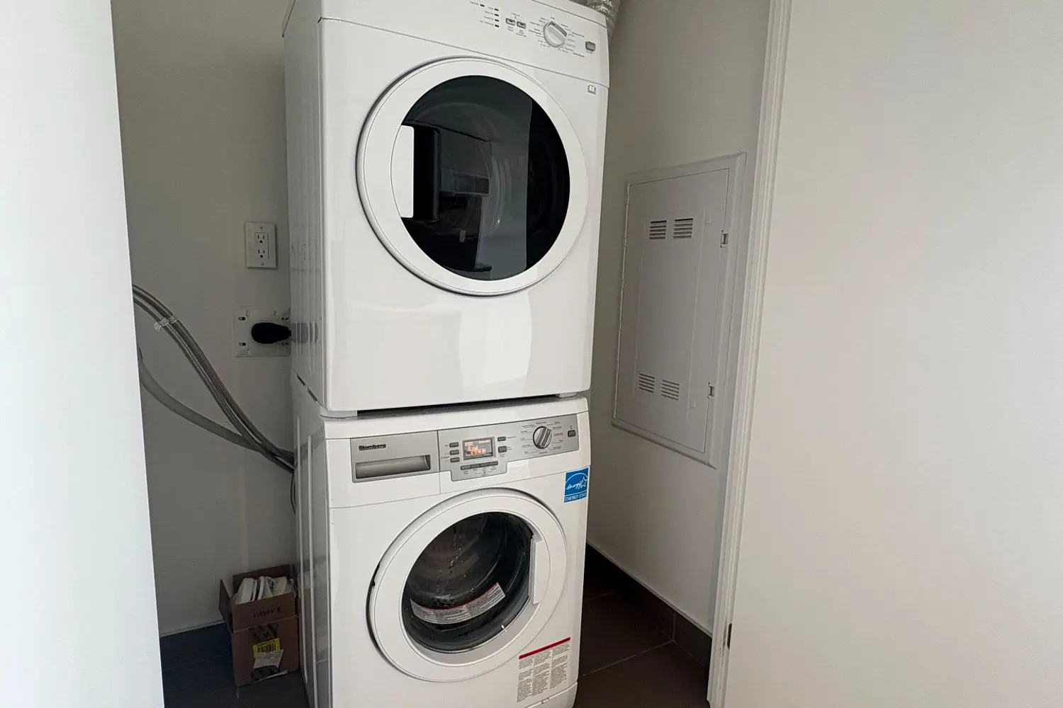 Additional image 9 of 8 Hillsdale Avenue 735