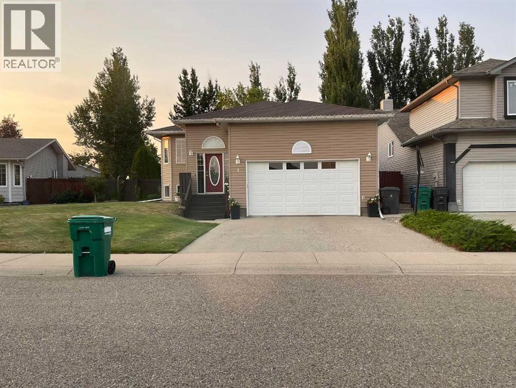 7 Mt Alderson Place W