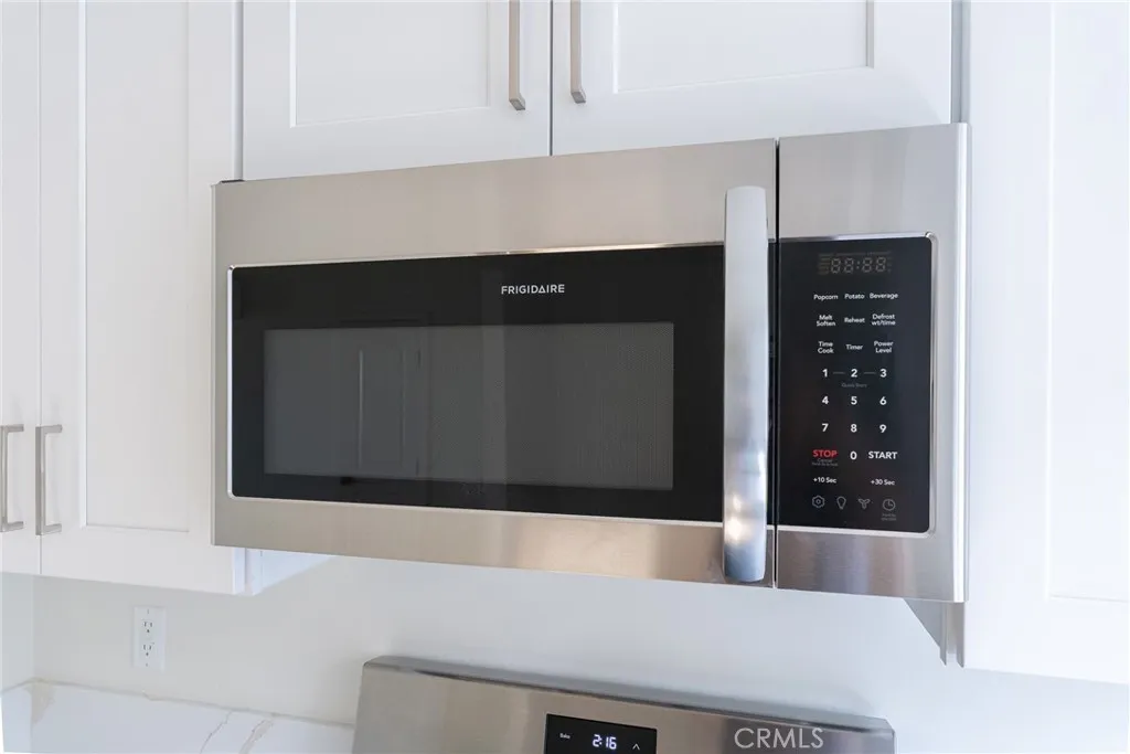 Additional image 70 of 1065 E Spazier Ave Unit 102, Burbank, CA 91502