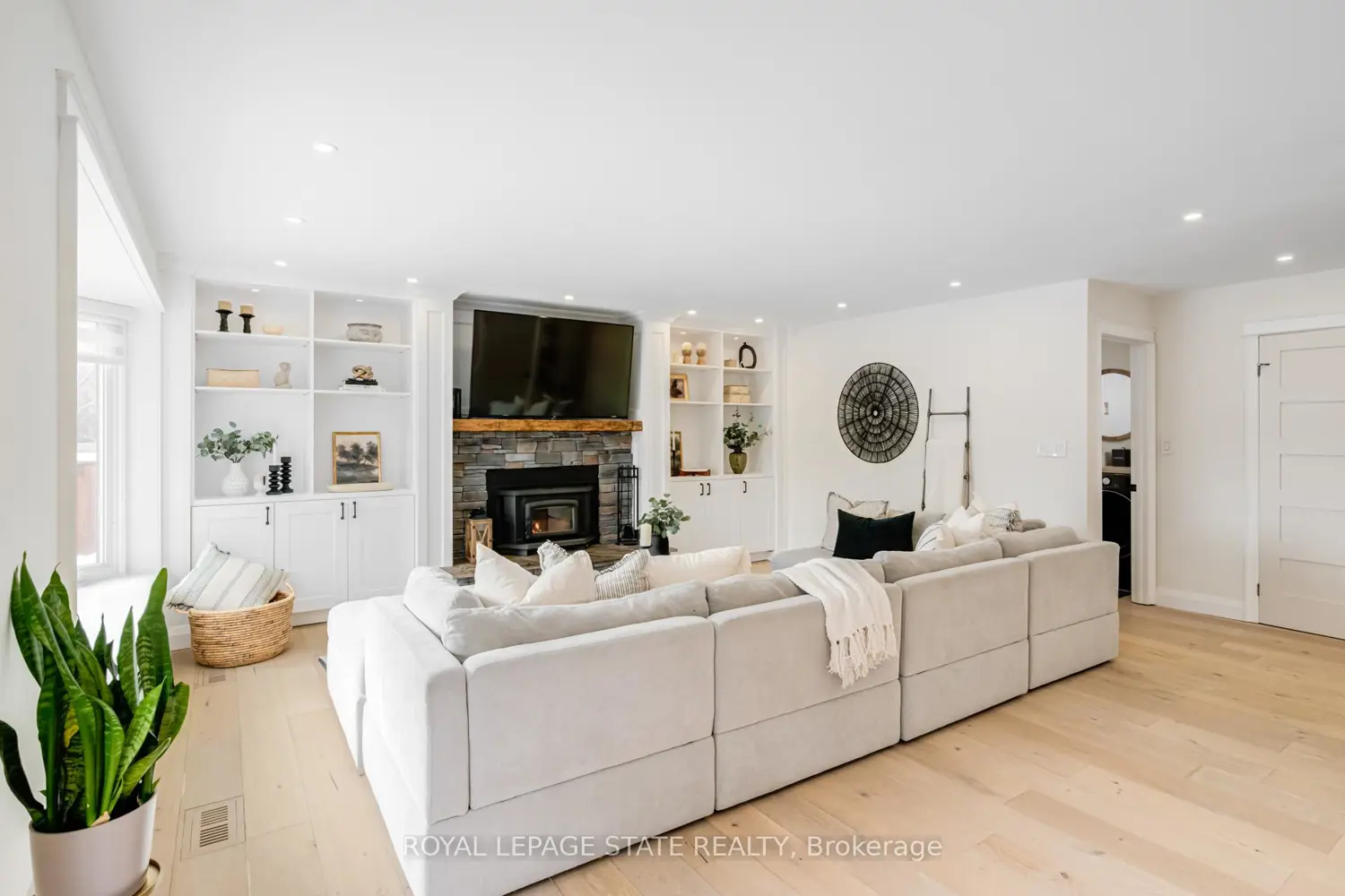 7 Carl Crescent photo 5