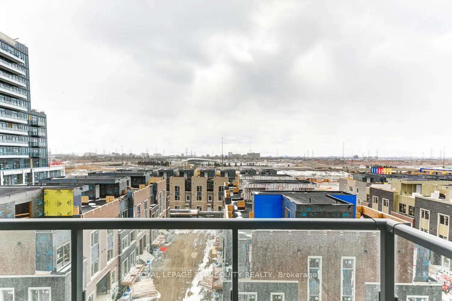 Additional image 18 of 38 Honeycrisp Crescent 607