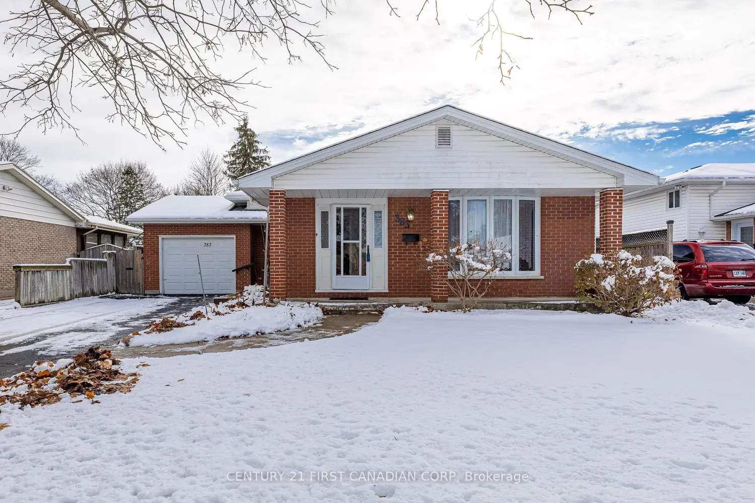 383 Magnolia Crescent, London photo 2
