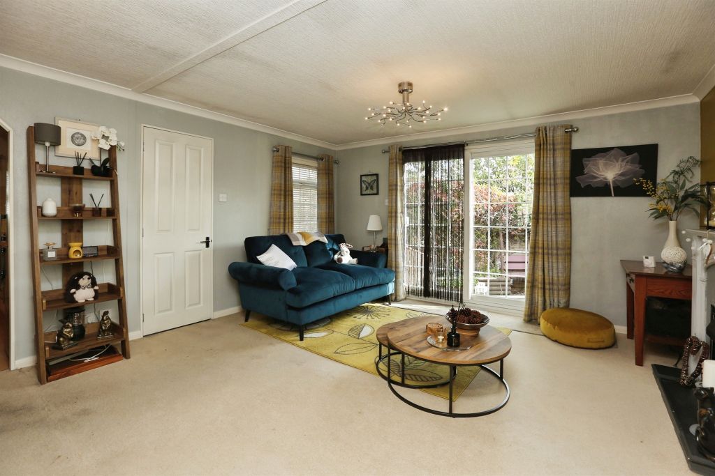 Additional image 3 of 2 bed mobile/park home for saleShamblehurst Lane South, Hedge End, Southampton SO30
