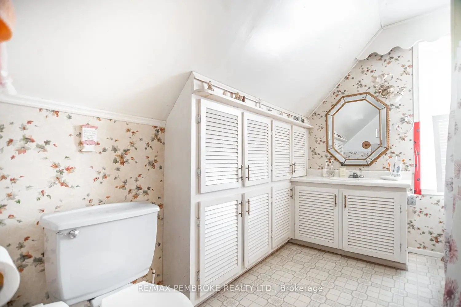 Additional image 6 of 476 Airport Road