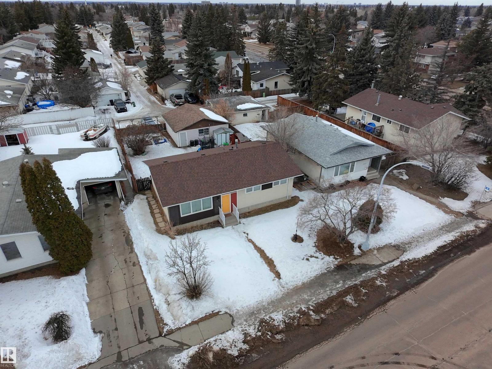 Additional image 3 of 3912 108 Street NW, Edmonton, AB, T6J1B9