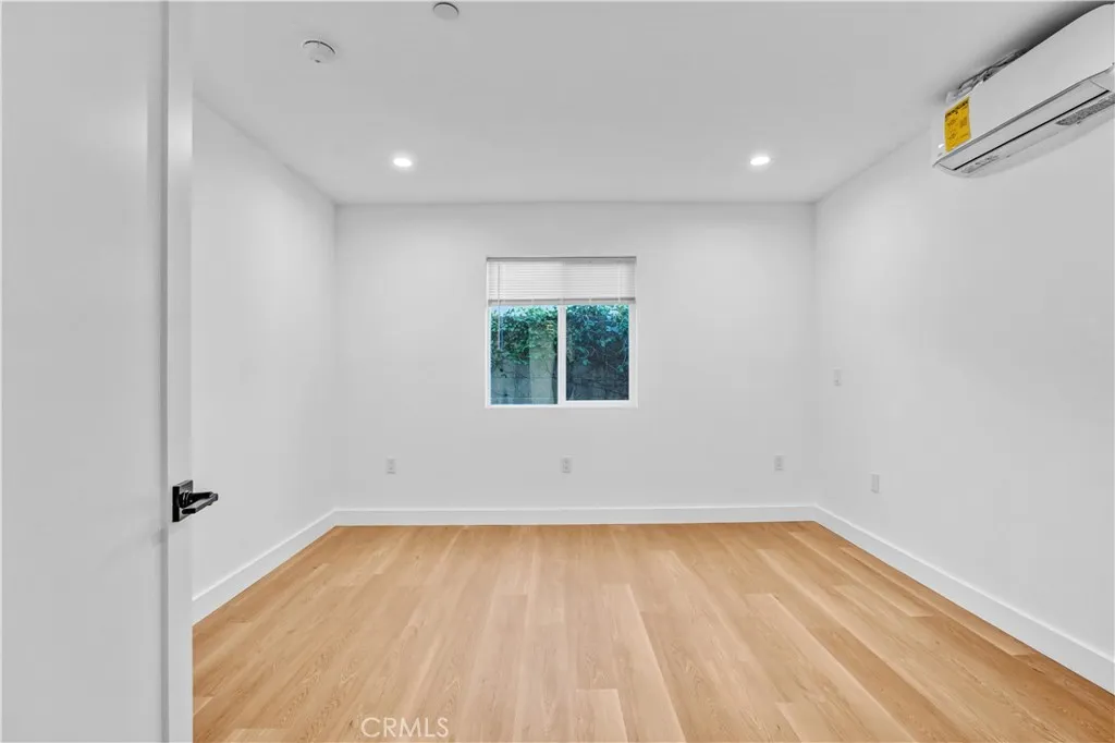 Additional image 7 of 18221 Chatsworth St Unit B, Northridge, CA 91326