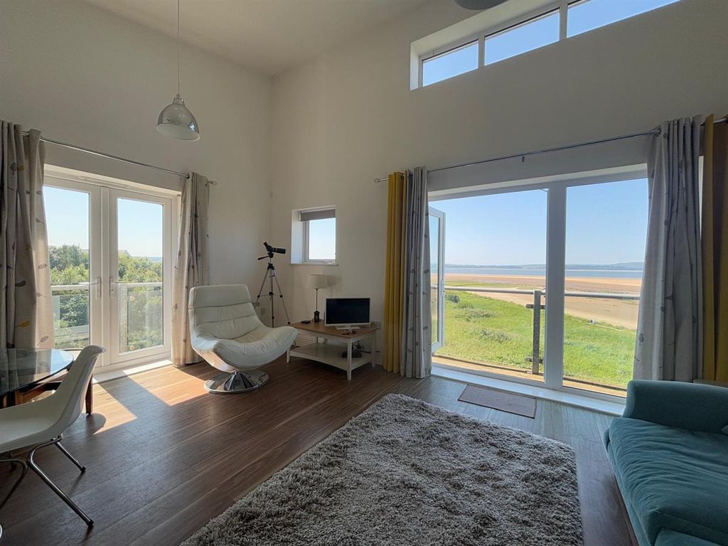 2 bed flat for saleBwlchygwynt, Llanelli SA15 photo 4