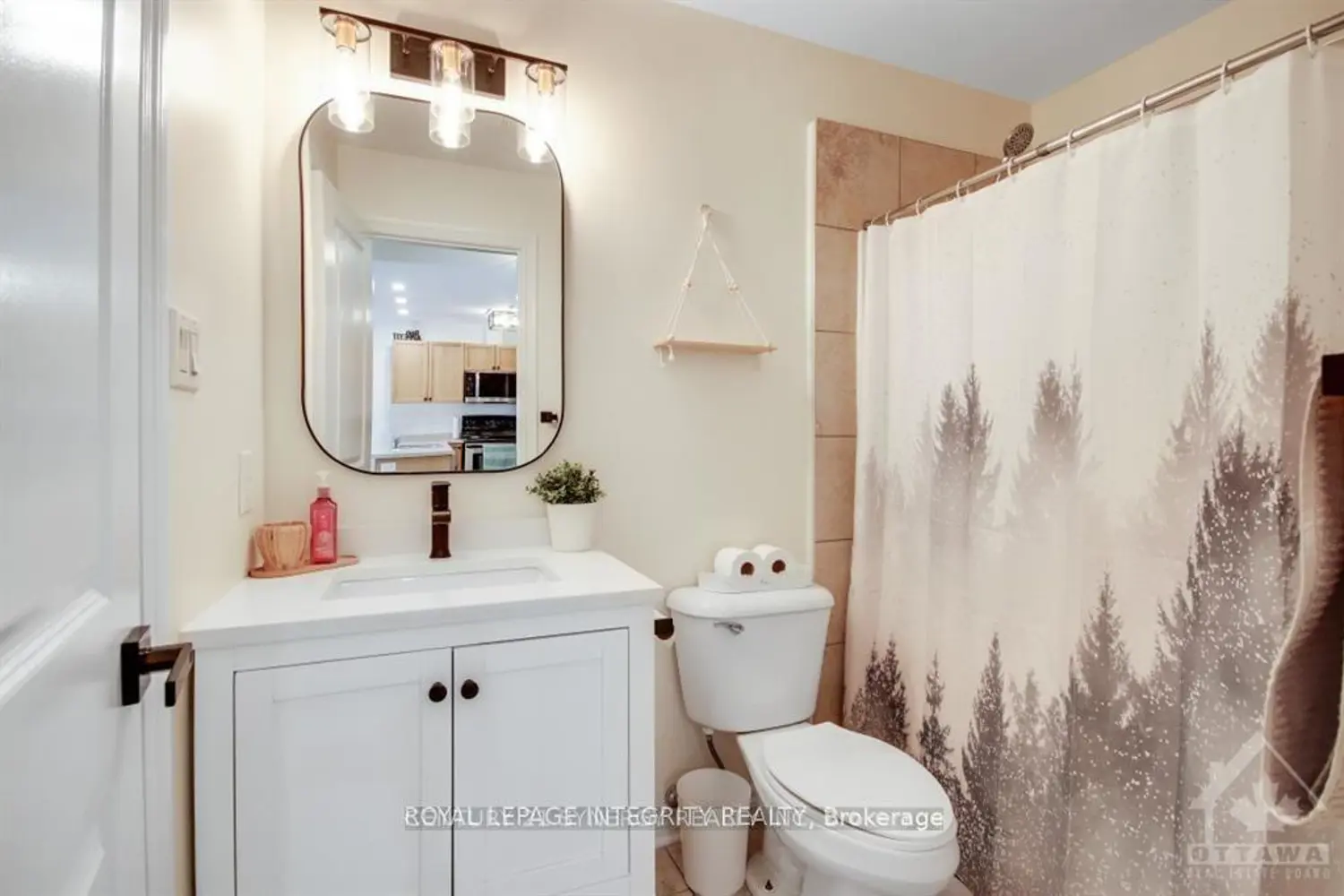 Additional image 15 of 151 Potts Private 303