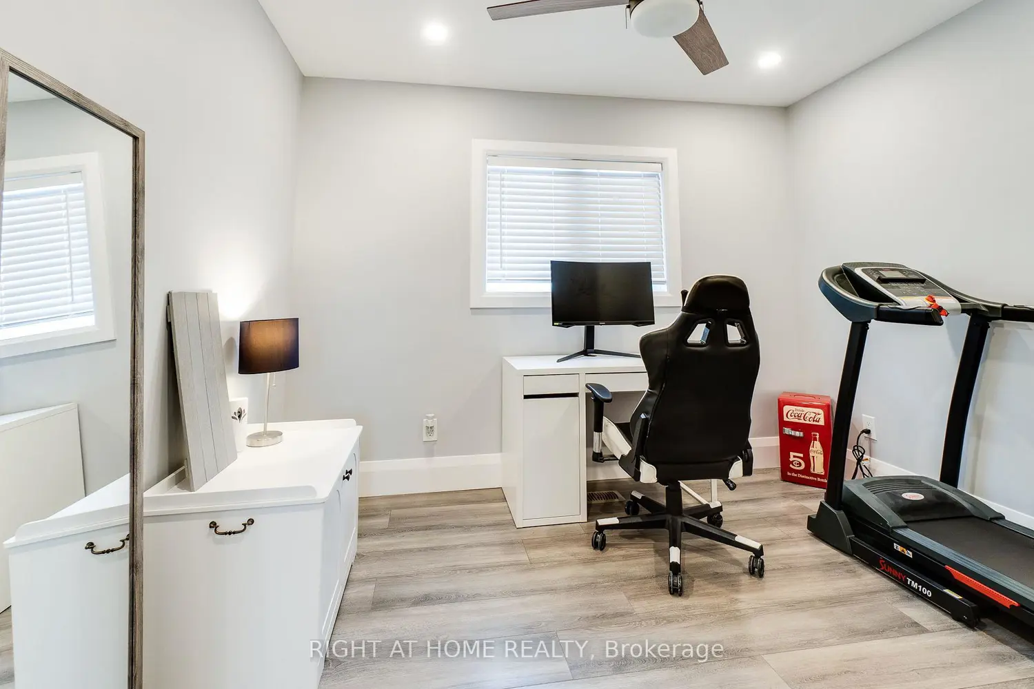 Additional image 3 of 54 Blue Jay Boulevard