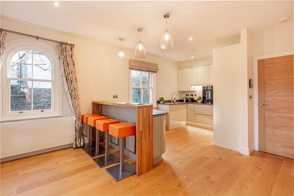 Additional image 4 of 2 bed flat for saleBrunel House, Malvern WR14