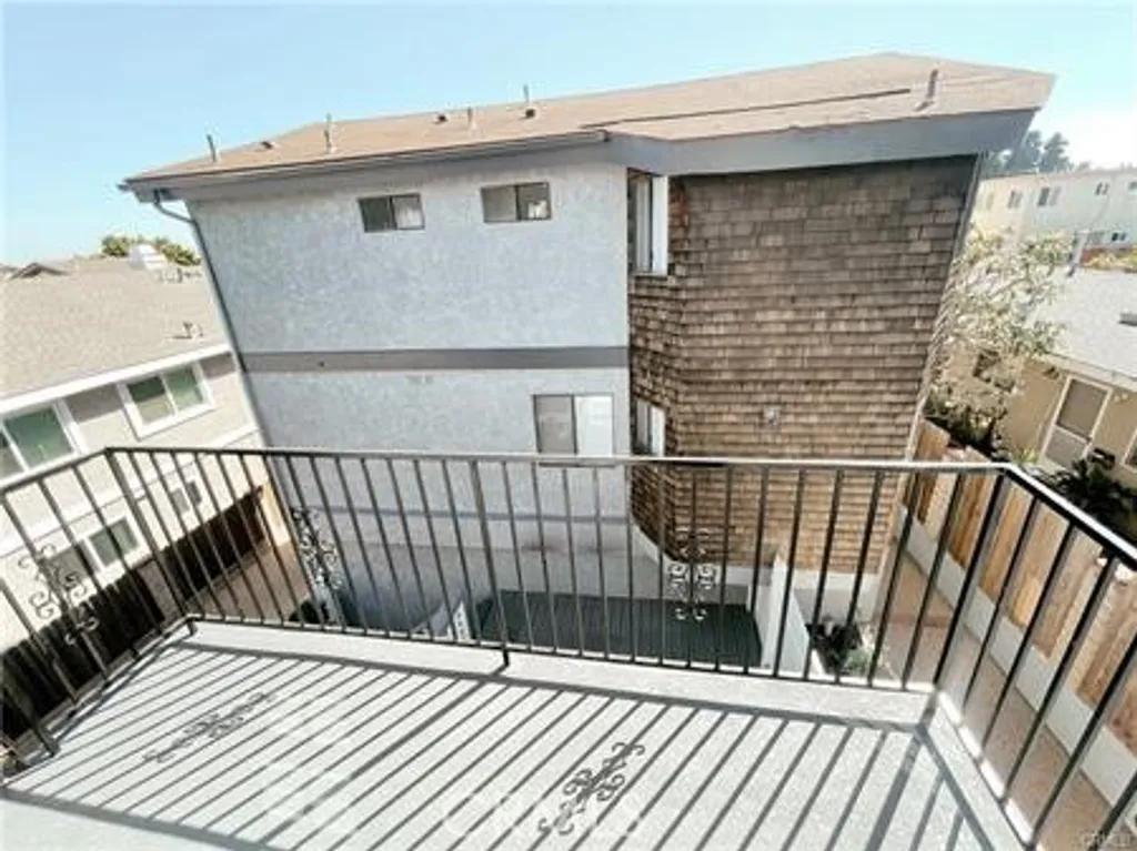 Additional image 13 of 2206 Carnegie Ln Unit A, Redondo Beach, CA 90278