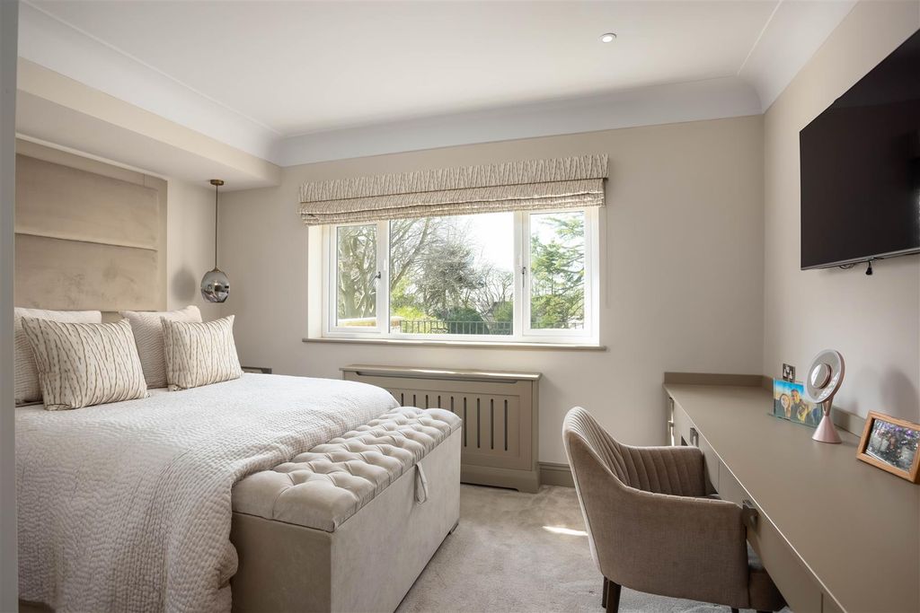 Additional image 15 of 6 bed detached house for saleSandmoor Avenue, Alwoodley, Leeds LS17