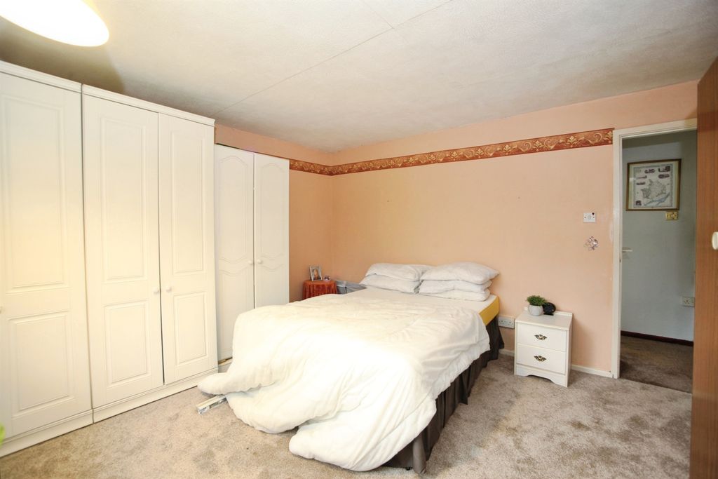 Additional image 7 of 2 bed flat for saleThe Crescent, Machen, Caerphilly CF83